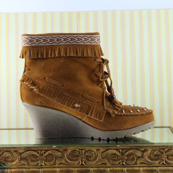 SoftMoc Suede Trinity Boot - Picture 4 of 16